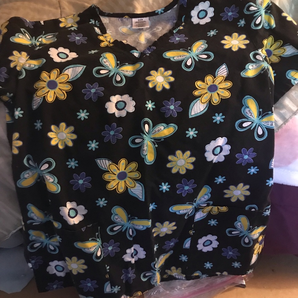 🎈Small scrub top